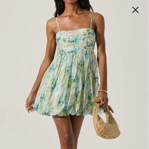 ASTR the label Floral Bubble Hem Minidress
